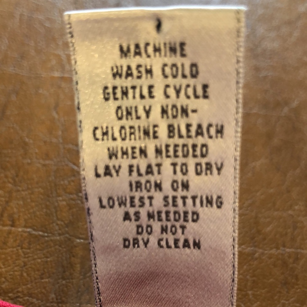 Chico’s Red Short Sleeve Shirt - Picture 6 of 6